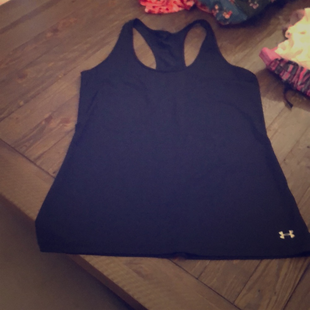 Under Armour fitted tank